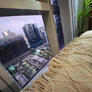 https://luxestaysmnl-coastal-chic-netflx-380mbps-pool-bgc.angeleshotels.net